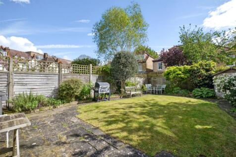 Hadley Gardens, W4 - FOR SALE