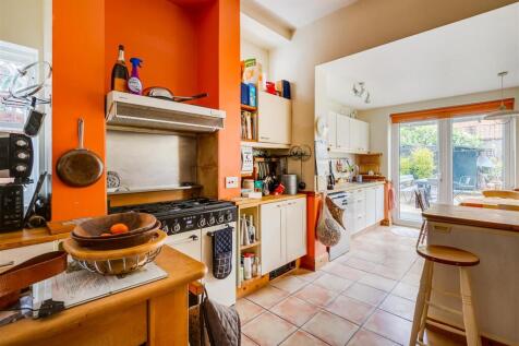 Hadley Gardens, W4 - FOR SALE