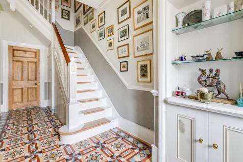 Hadley Gardens, W4 - FOR SALE