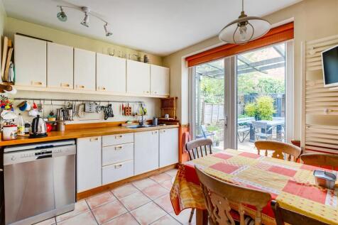 Hadley Gardens, W4 - FOR SALE