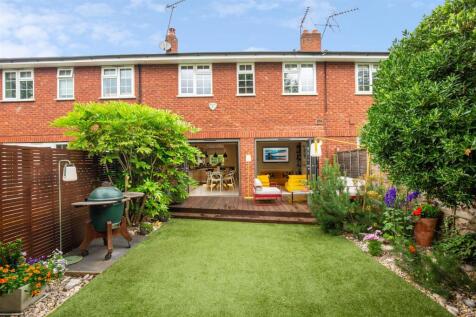 Cosmur Close, W12 - FOR SALE