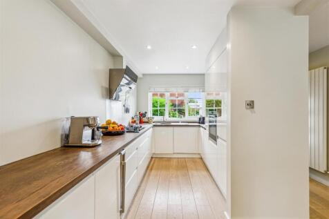 Cosmur Close, W12 - FOR SALE