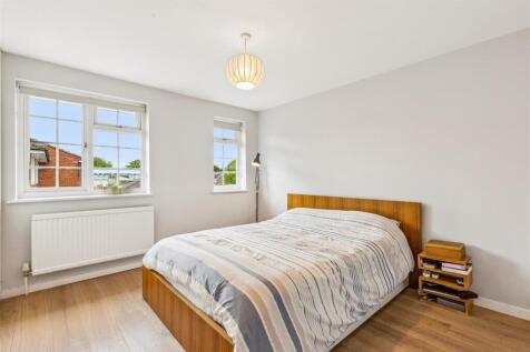 Cosmur Close, W12 - FOR SALE