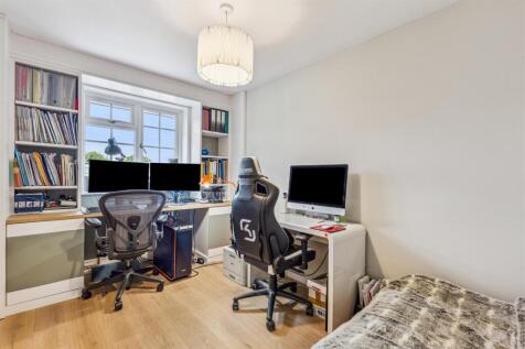Cosmur Close, W12 - FOR SALE