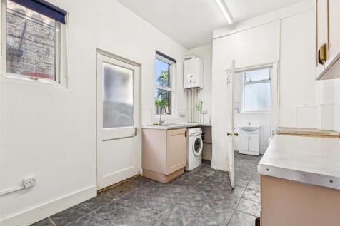 Dukes Avenue, W4 - FOR SALE