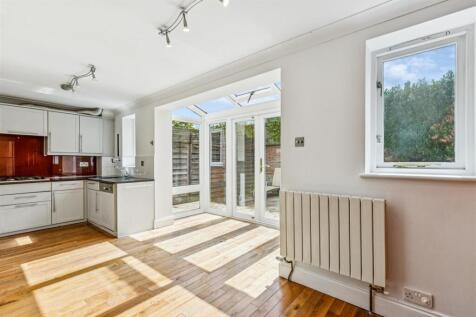 Braid Court, W4 - FOR SALE