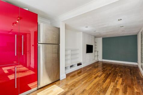Braid Court, W4 - FOR SALE