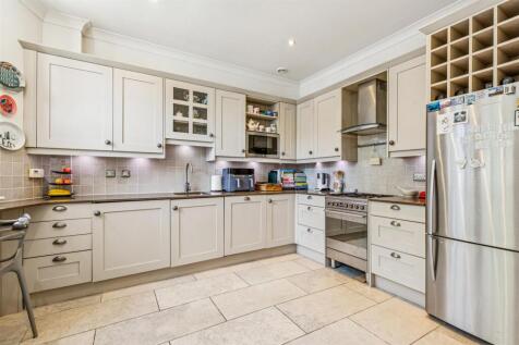 Thames Road, Chiswick, London W4
