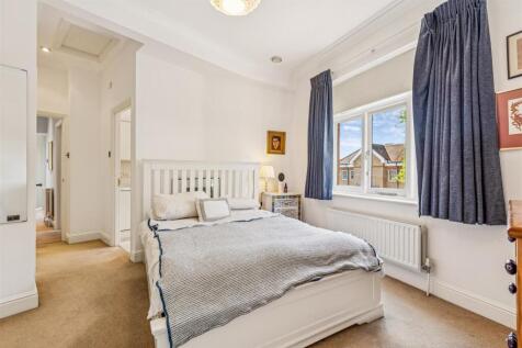Thames Road, Chiswick, London W4