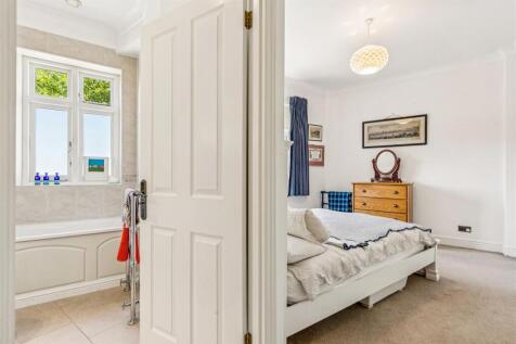 Thames Road, Chiswick, London W4