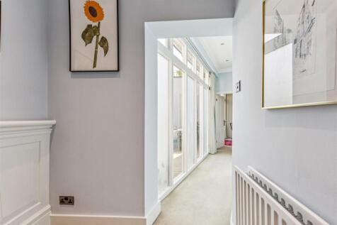 Thames Road, Chiswick, London W4