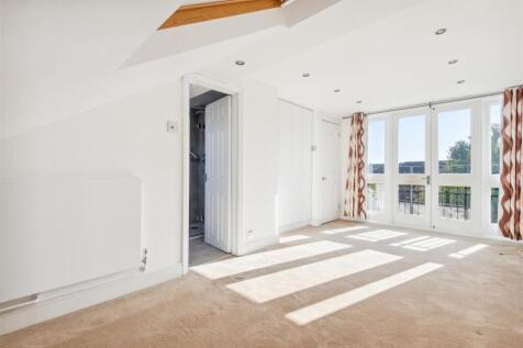 17 Kent Road W4 5EY-14.jpg