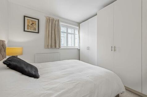 Bedroom, Queens Court, Eden Harper