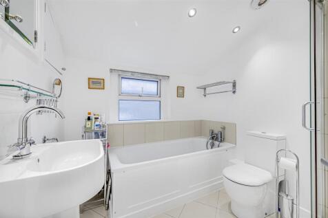 Bathroom 1, Macduff Road, Eden Harper SW11