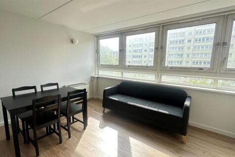 Park Ct, Living Rm1.jpg