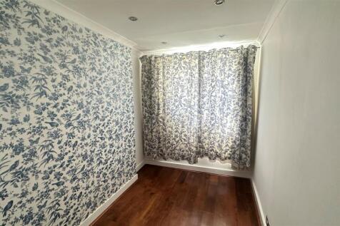 G. Grove - Second Bedroom Chelsea Eden Harper