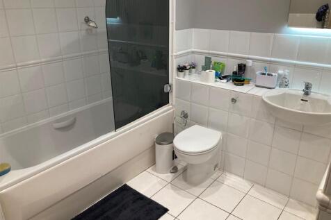 Prices Court, bathroom, Eden Harper SW11