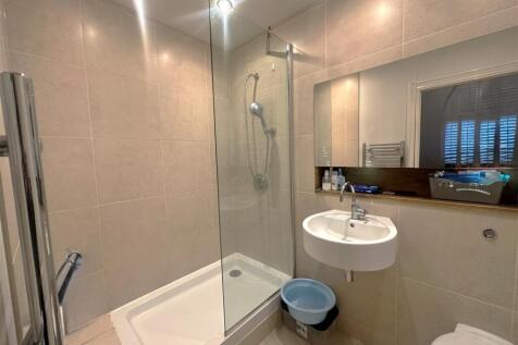En-Suite Bathroom - EH