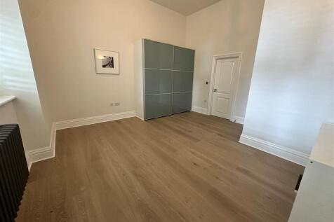 Master bedroom - EH