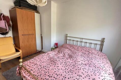 Ascalon House - bedroom1.jpg