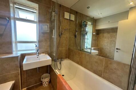Bathroom, Queens Court, Eden Harper SW11