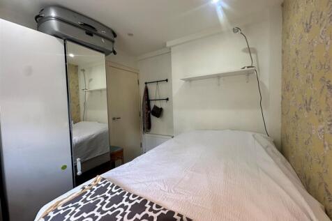 Bedroom, Queens Court, Eden Harper SW11