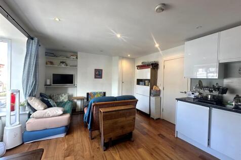 Reception - Kitchen, Queens Court, Eden Harper SW1