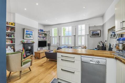 Reception - Kitchen, Battersea Park Road, Eden Har