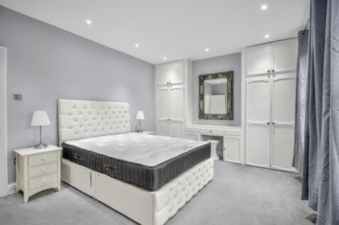 Eden_Harper_Queenstown RdSW8