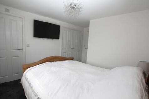 Master bedroom to...