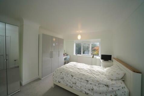  Front facing bed...