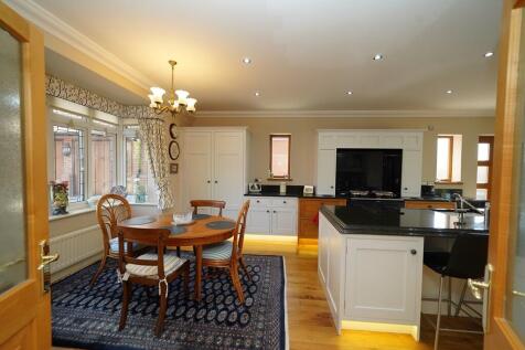Bespoke Kitchen D...