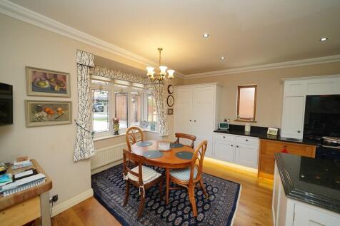 Bespoke Kitchen D...