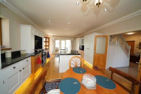 Bespoke Kitchen D...