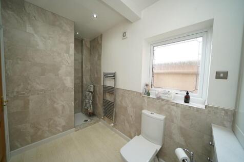 Downstairs Shower...