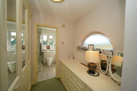 Master Bedroom Su...