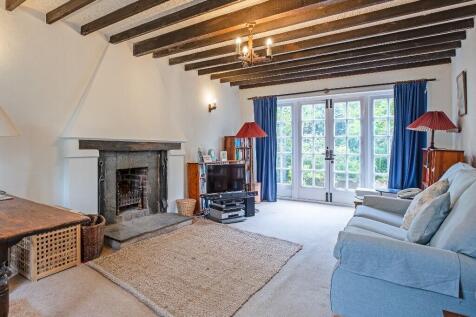 Living Room/Loung...
