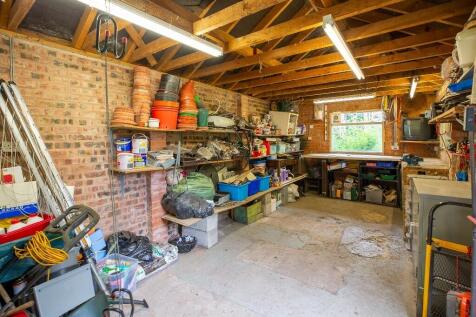 Garage/Workshop