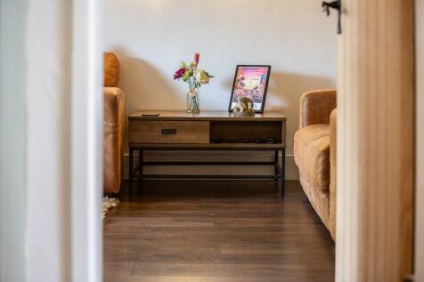 To Living Room/Sn...