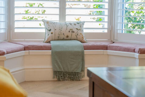 Living Room/Snug