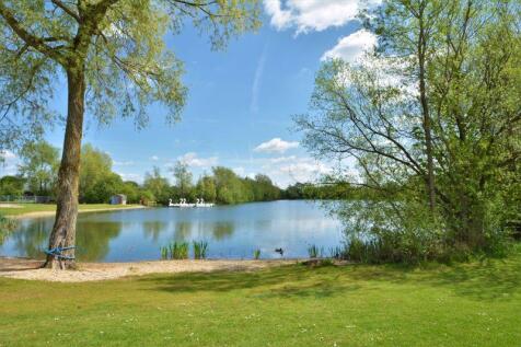 Lake for pedalos and fishing