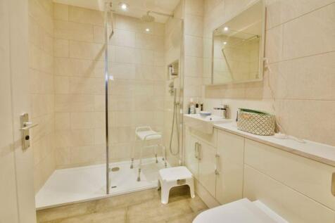 Ensuite shower