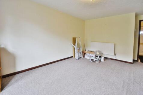 Living room, alternate view