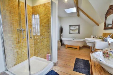 Large family bathroom