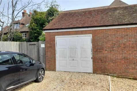 Garage/Driveway