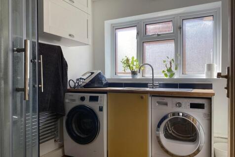 Utility/Shower Room