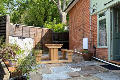 Al Fresco Dining