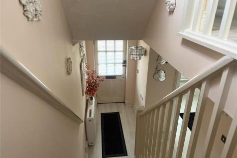 Hall/Stairs