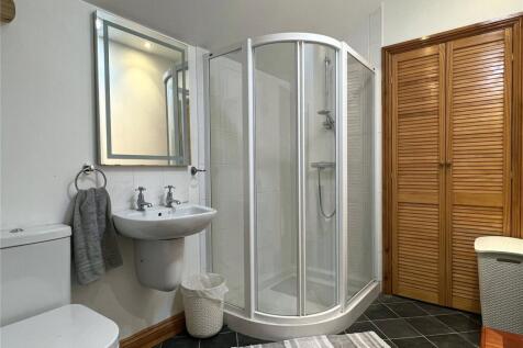 Family Shower Room