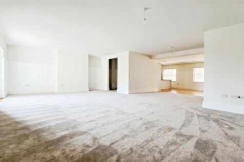 Living Room/Kitchen